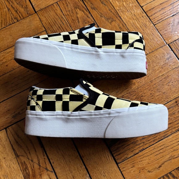 Platform Slip-on Vans – Black & White I Size 7.5 Women's - Picture 2 of 6